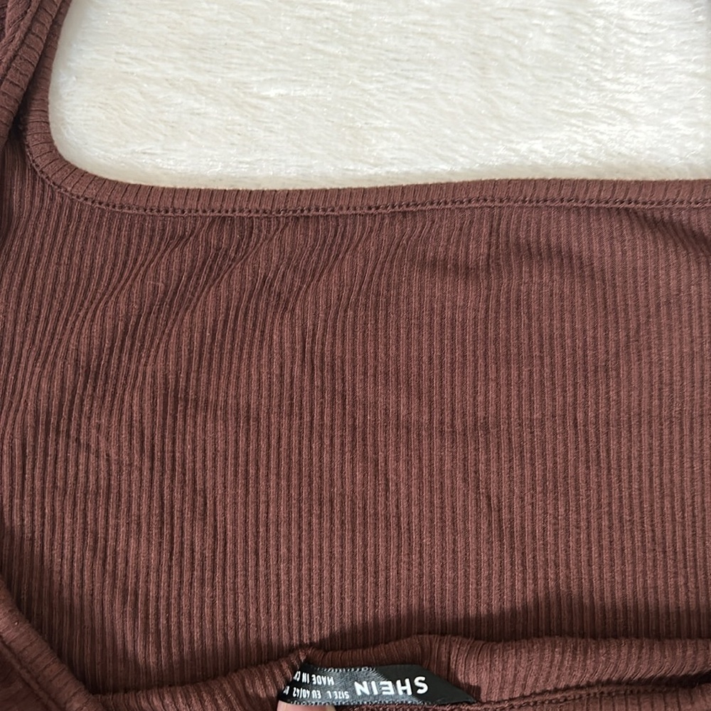 SHEIN solid ribbed knit crop halter top - Picture 4 of 4